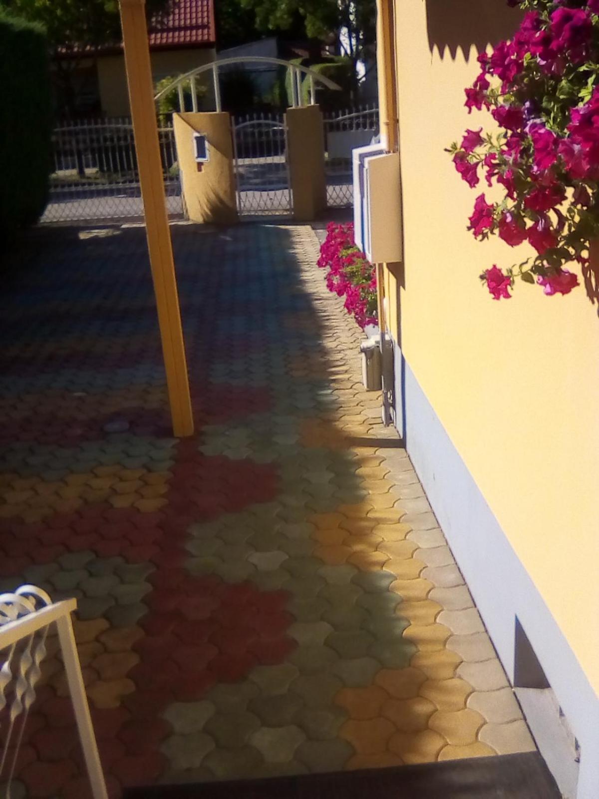 Ilona Vendeghaz Hotel Siofok Exterior photo